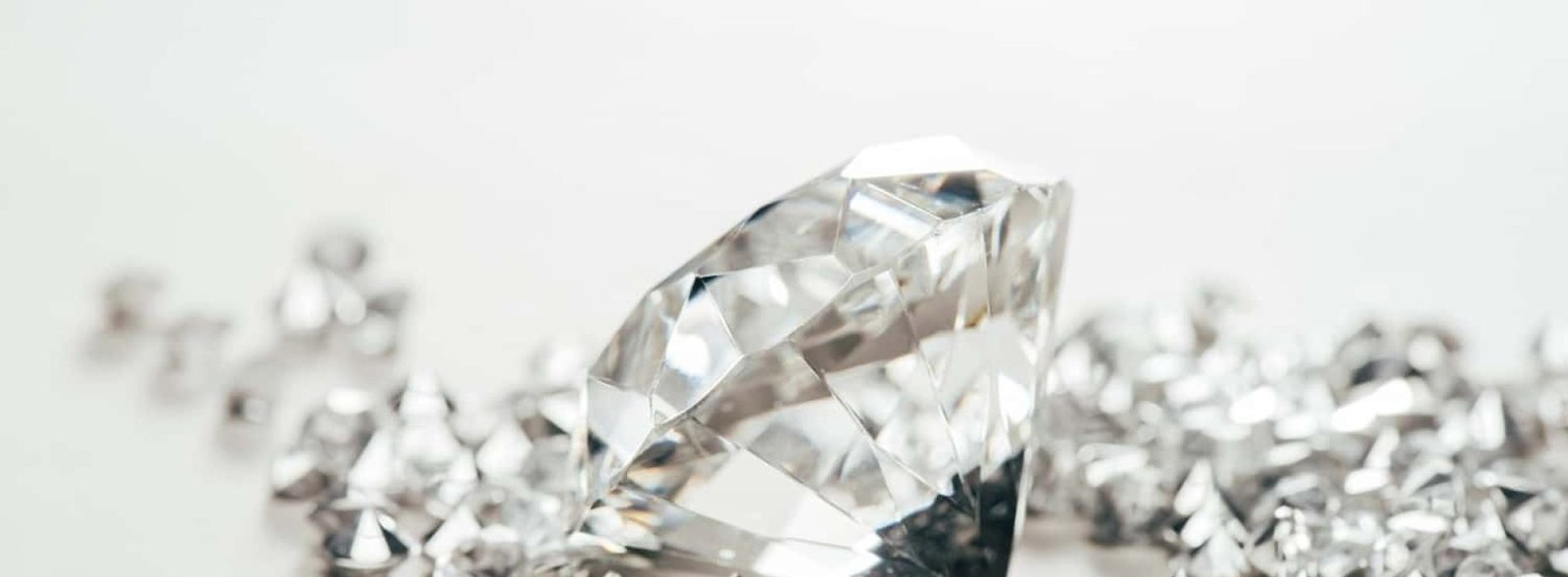 selective-focus-of-sparkling-pure-big-diamond-amon-2022-12-16-16-44-22-utc-min.jpg